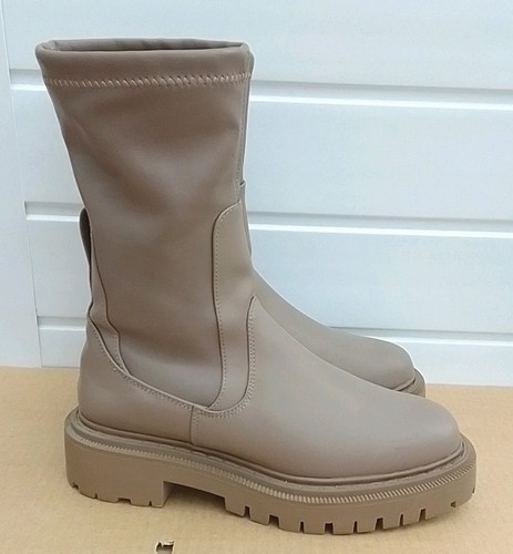 Size 4 taupe faux - m,