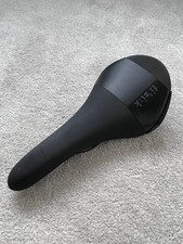 FIZIK Aliante R1 Road Carbon Bike Saddle Black 279 x 138mm braided carbon rails