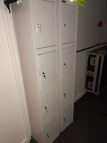 Door steel lockers - 4,