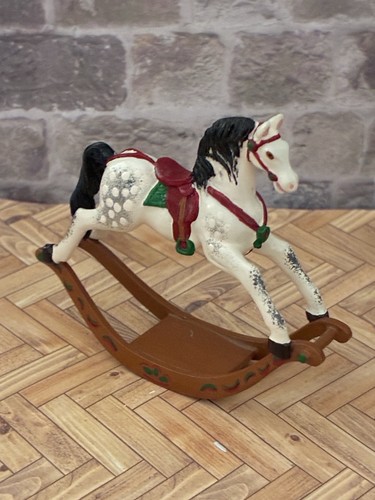 Dolls house scale - dolls,
