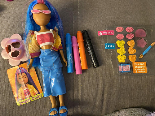 What her face doll beach - what’s,