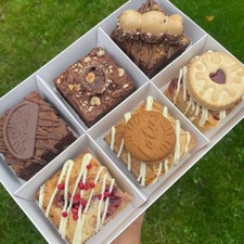 Brownie Boxes With Clear Lid - 24 x 16 x 4cm - 10 Pack DIVIDERS INCLUDED