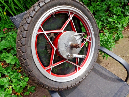 Suzuki gt250 rear wheel - x7,