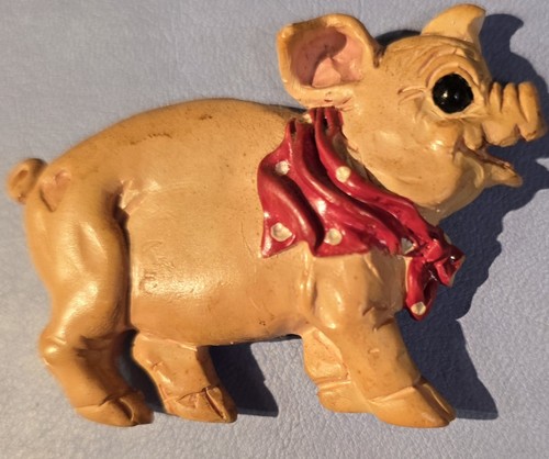Chef red bandana pig - 2½",