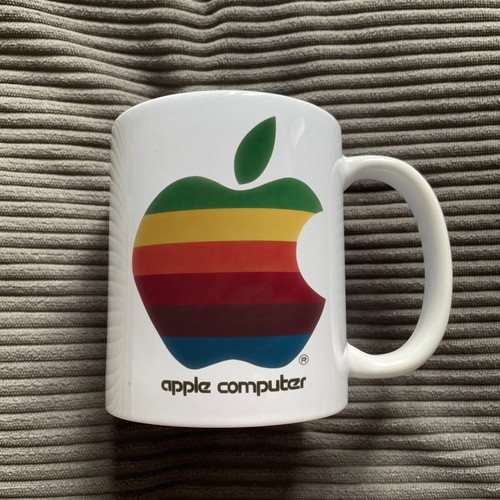 Retro apple computer - computer, 1977