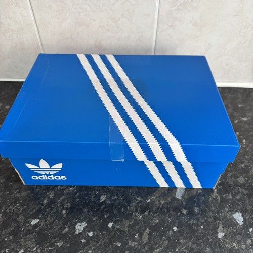 Adidas empty shoe - adidas,