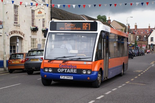Centrebus pjz9450 oakham july - pjz9450,