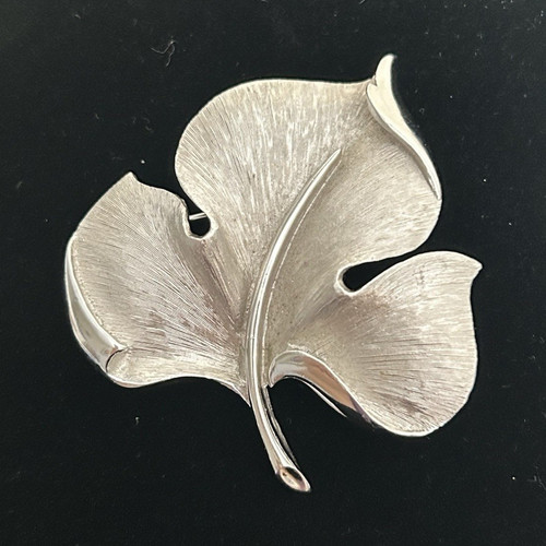 Vintage crown trifari - crown, silver