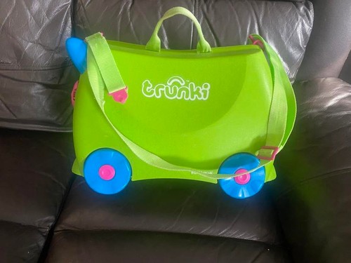 Green trunki ride - ride, on