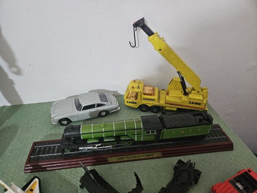 Various toys models job - various,