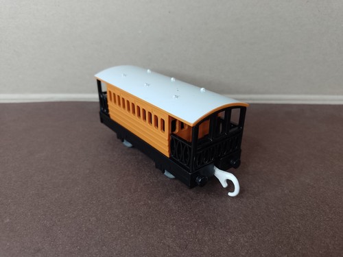 Henrietta tomy trackmaster - tomy,