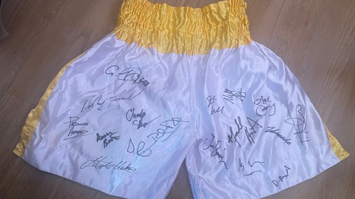 Huge boxing autograph s - 17, autograph’s