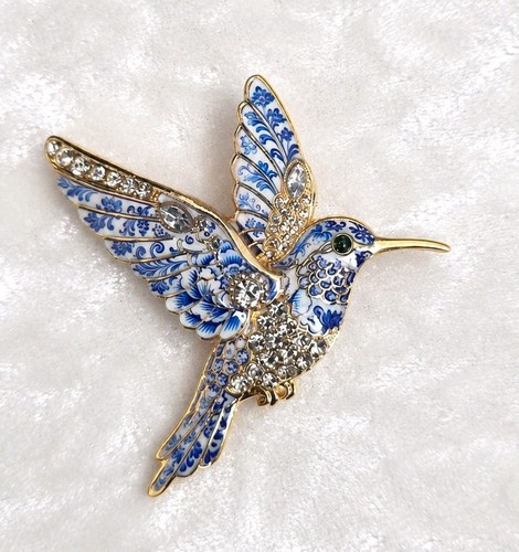 Flying hummingbird brooch - flying,