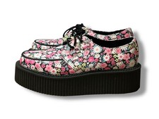 T.U.K. Hello Kitty Daisy Mondo