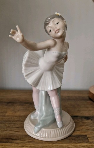 Vintage nao lladro first - by,