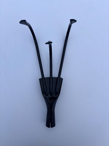 New metal prong cultivator - new, 3