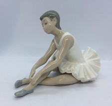 LLADRO NAO SEATED BALLERINA