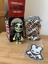 Gorillaz x Superplastic Blind Box Mini Figure Series - Glow In The Dark Bonesy