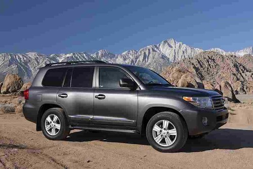 Toyota land cruiser 200 v8 - ,
