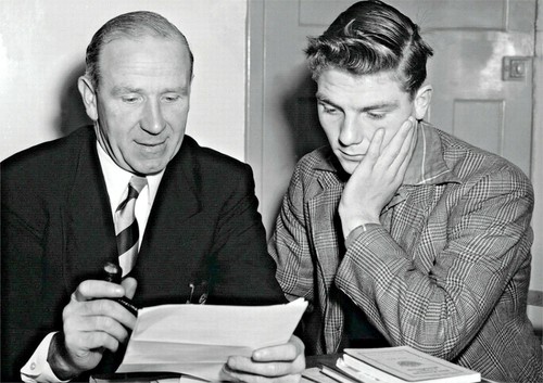 Duncan edwards signs - duncan,