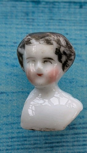 Antique shoulderplate china