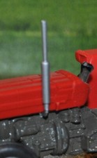 1/32 BRITAINS MASSEY MF 135