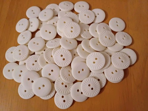 18mm white 2 hole - 30,