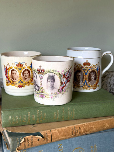 Vintage ceramic coronation - 3,