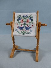 Doll's House - 1:12 - Beautiful Needlework and Frame - Artisan?