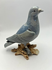 Vintage Blue & White Porcelain Dove Figurine on a Brown Plinth Height 13cm