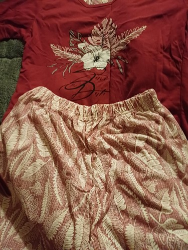 Beautiful ladies pyjamas size - ,