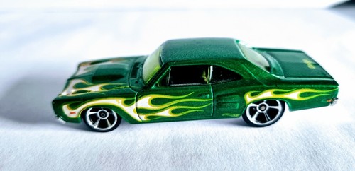 Hotwheels 69 dodge coronet - ..,