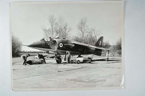 Hawker siddeley harrier stol - siddeley, v/stol
