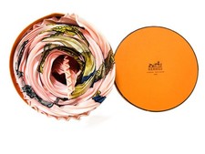 Hermès Pleated Carre 90 Silk