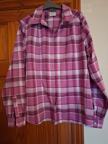 Jack wolfskin size pink - 18/20,