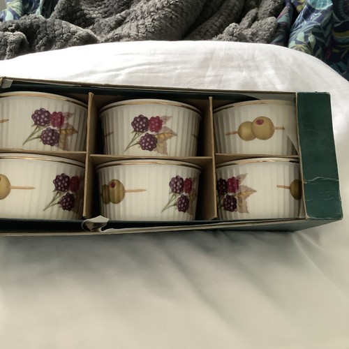 Royal worcester ramekins - 6,