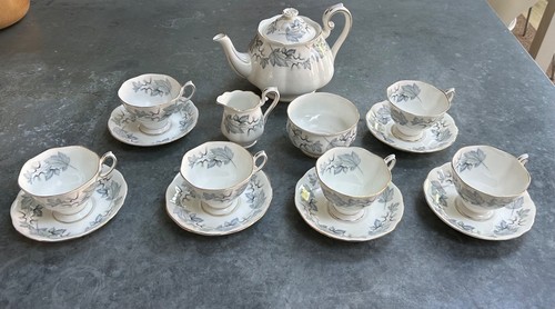 Royal albert bone china - royal,