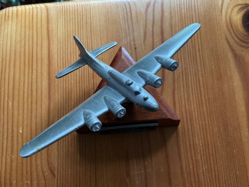 Boeing b17 fortress desk model - boeing,