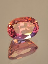 Padparadascha sapphire Color