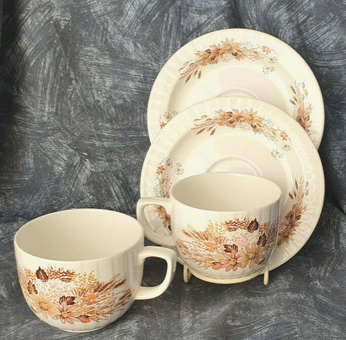 Poole pottery - —, —