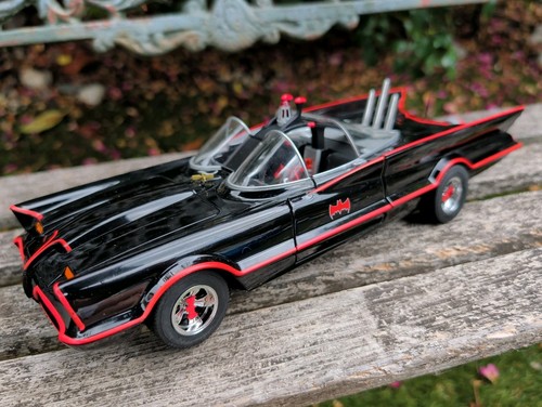 Batmobile hot wheels 1966 - 1:18,