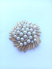 Vintage Signed Trifari Brooch