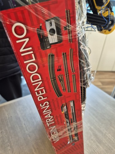 Hornby virgin train set - virgin,