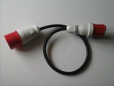 32amp 3-phase (5-pin) plug to 16amp (4-pin) socket c/w 1 mtre cable