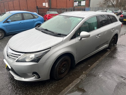 Breaking toyota avensis t270 - avensis,