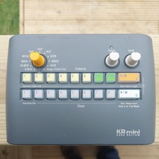 Korg - KR Mini - Compact Rhythm Drum Machine with Built-In Speaker