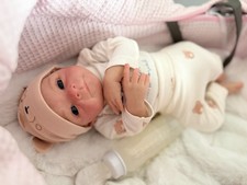 Lifelike Doll Estelle Evelina Wosnjuk Reborn Fake Baby like silicone vinyl awake
