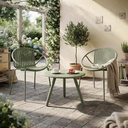 Chic all weather garden - chic, all-weather