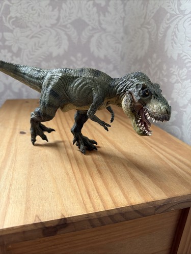 Papo dinosaur tyrannosaurus - dinosaur,