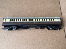 Hornby GWR Chocolate And Cream Coach OO Gauge